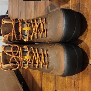 NWT Mens BOGS work boots